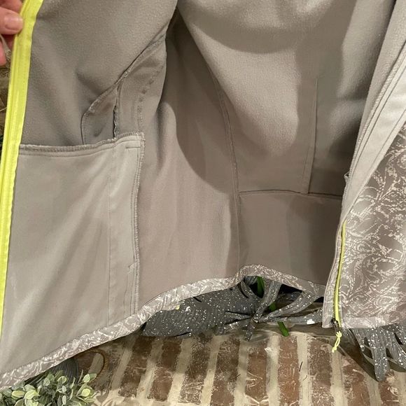 FREE COUNTRY SZ MEDIUM WATERPROOF FULL ZIP JACKET - Picture 7 of 7